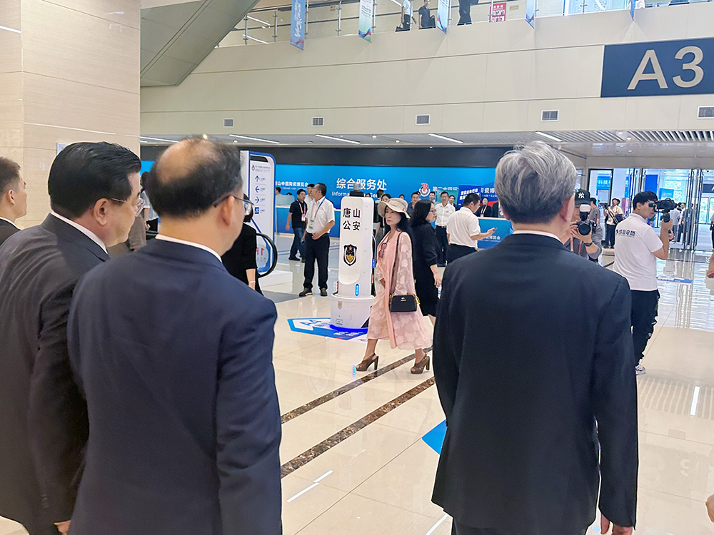 1695879956576958.jpg 巡逻.jpg